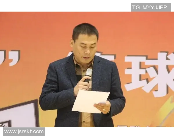 共青团篮球明星球员的成长之路与辉煌成就探讨